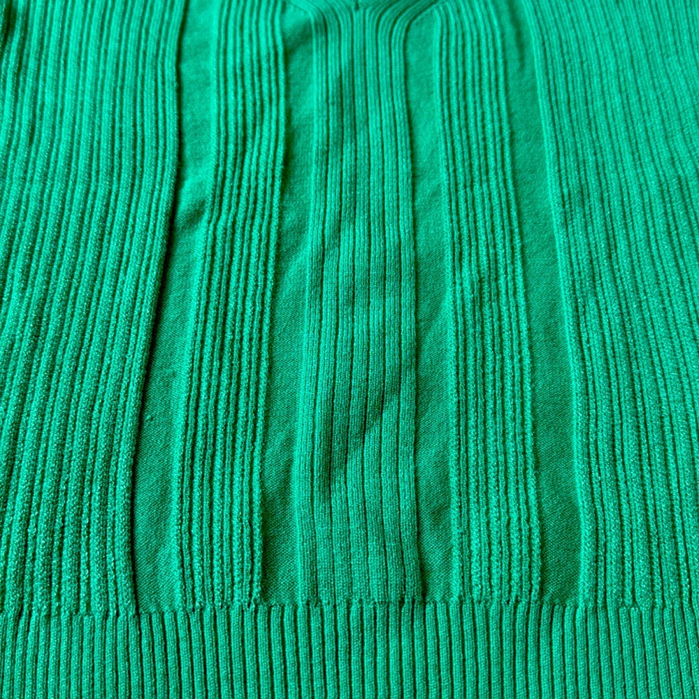 Les Serein Apple Green Ribbed V-Neck Short Sleeve Sweater Women's Small NWT - Picture 6 of 9
